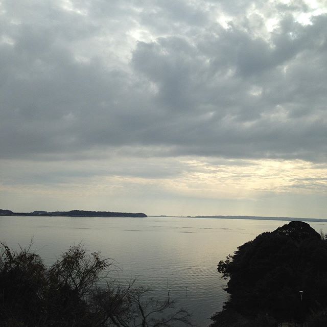 浜名湖は穏やかなですね〜かつては、海と分離されていたが地震で今の浜名湖になったそうで、ブラタモリでやってましたよ。